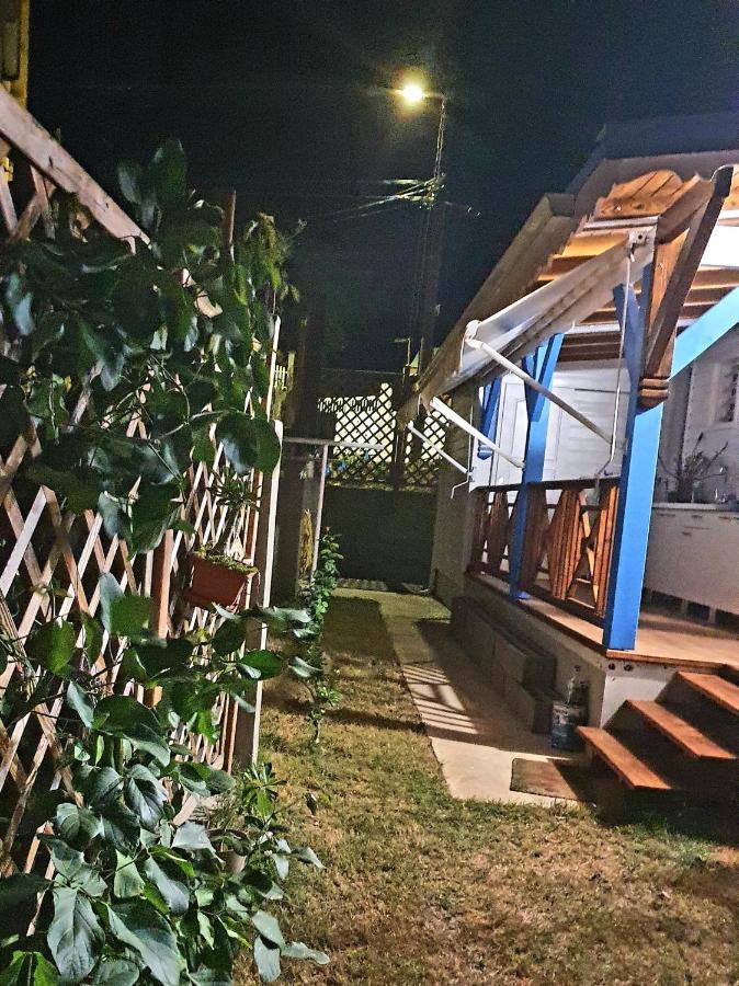 Deux Chambres Et Deux Salles De Bain Dans La Maison De Michelle L'Amirade Grande Anse  外观 照片
