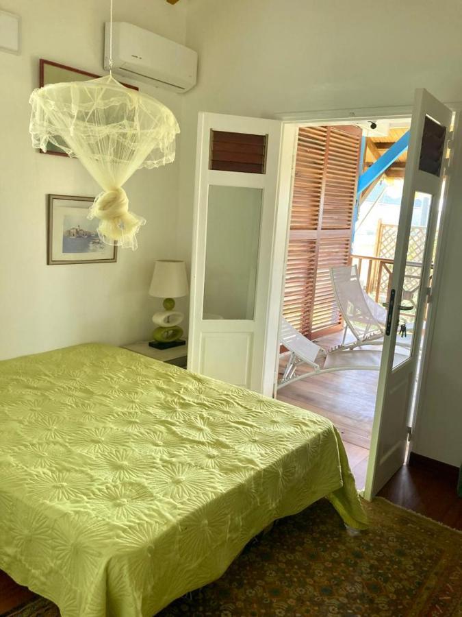 Deux Chambres Et Deux Salles De Bain Dans La Maison De Michelle L'Amirade Grande Anse  外观 照片